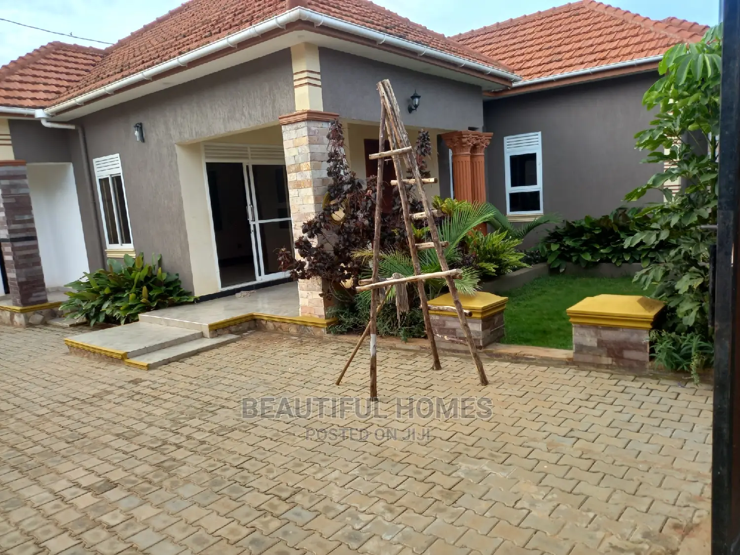 Furnished 4bdrm House in Kira Mamerito Road for Sale in Kira