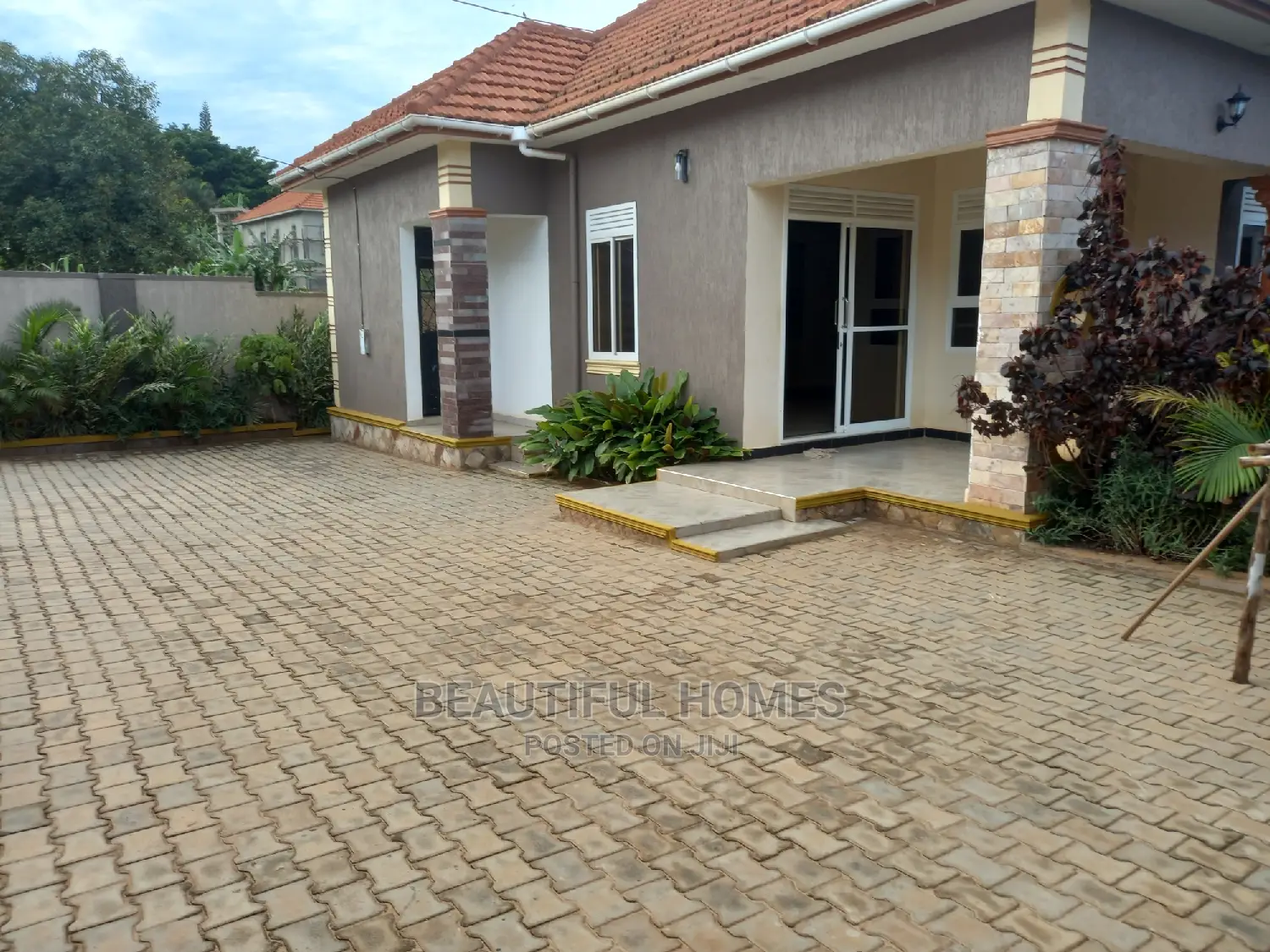 Furnished 4bdrm House in Kira Mamerito Road for Sale in Kira