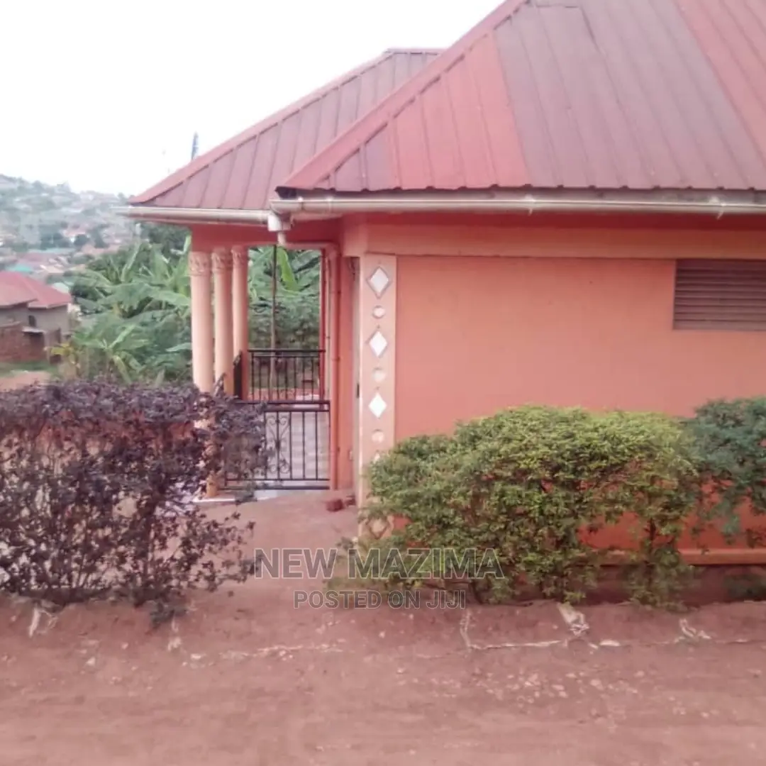 3bdrm Bungalow in Namasuba Ndejje, Division a for Sale in Division A