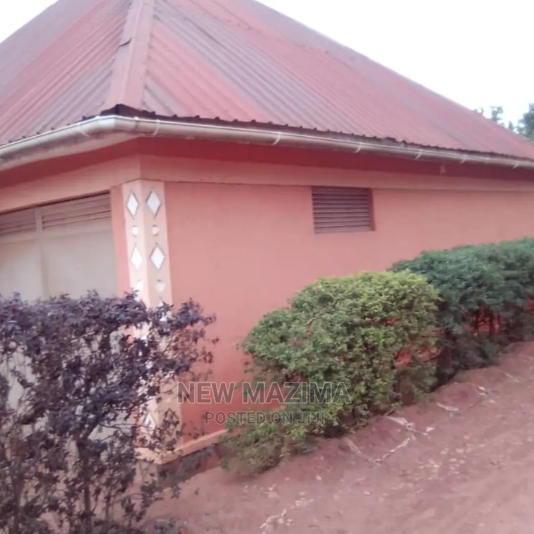 3bdrm Bungalow in Namasuba Ndejje, Division a for Sale in Division A