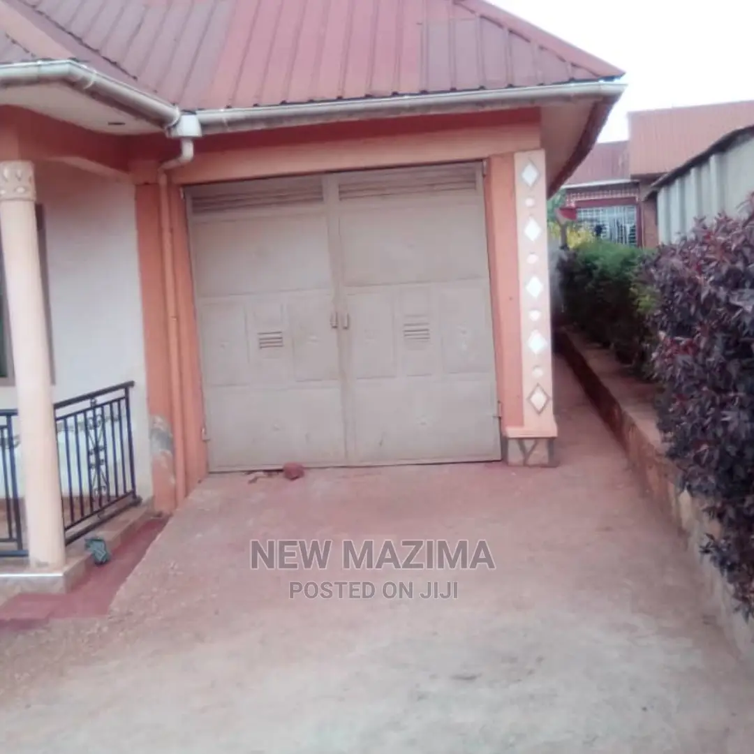 3bdrm Bungalow in Namasuba Ndejje, Division a for Sale in Division A