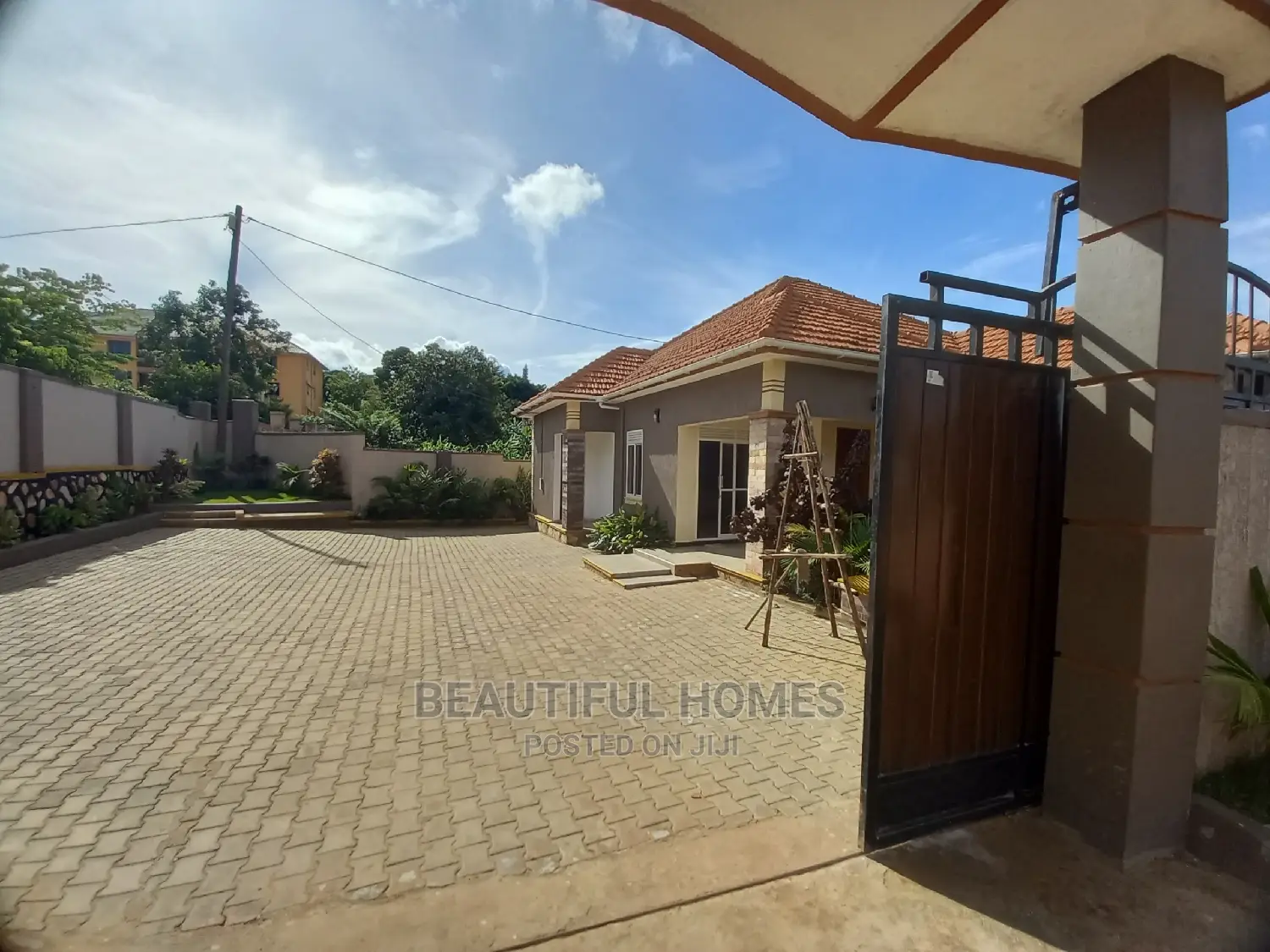 Furnished 4bdrm House in Kira Mamerito for Sale in Kira