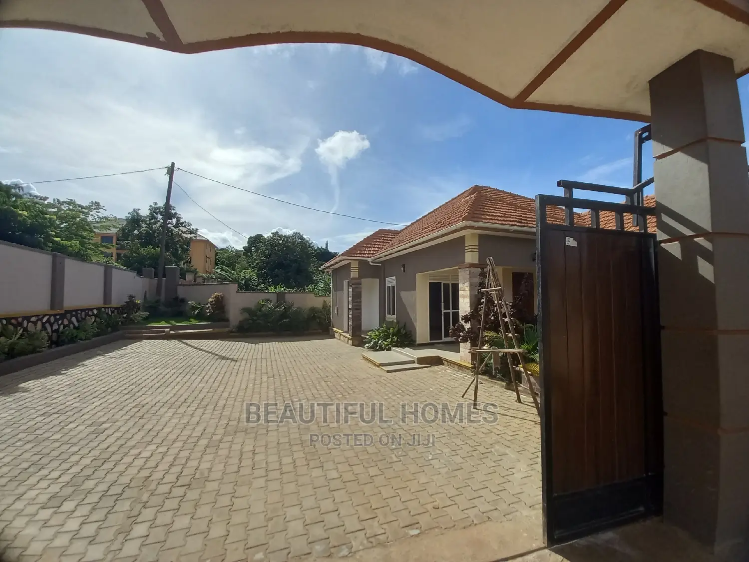 Furnished 4bdrm House in Kira Mamerito for Sale in Kira