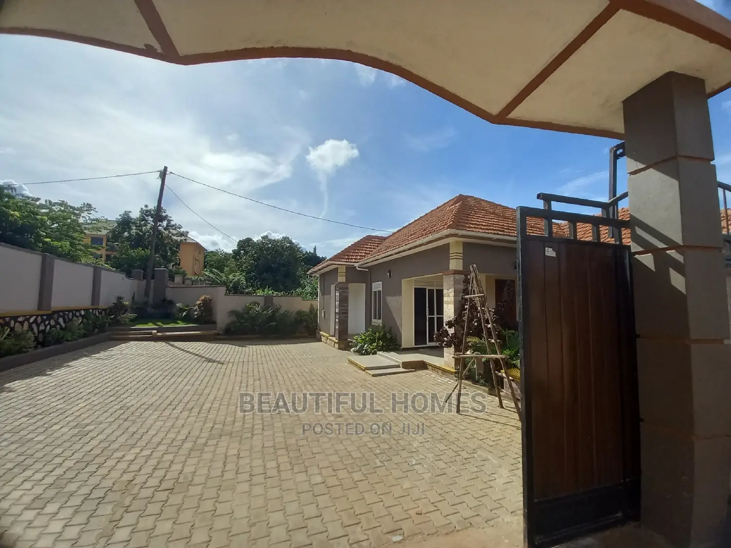 Furnished 4bdrm House in Kira Mamerito for Sale in Kira