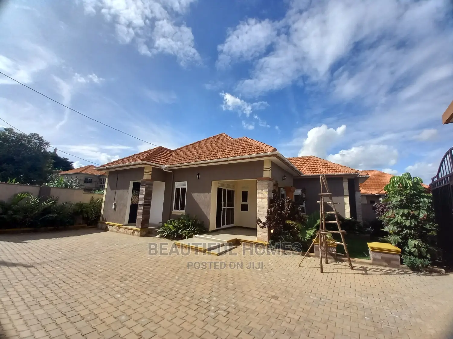 Furnished 4bdrm House in Kira Corporate Zone for Sale in Kira