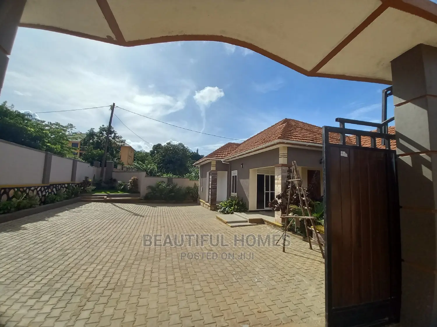 Furnished 4bdrm House in Kira Executive for Sale in Kira