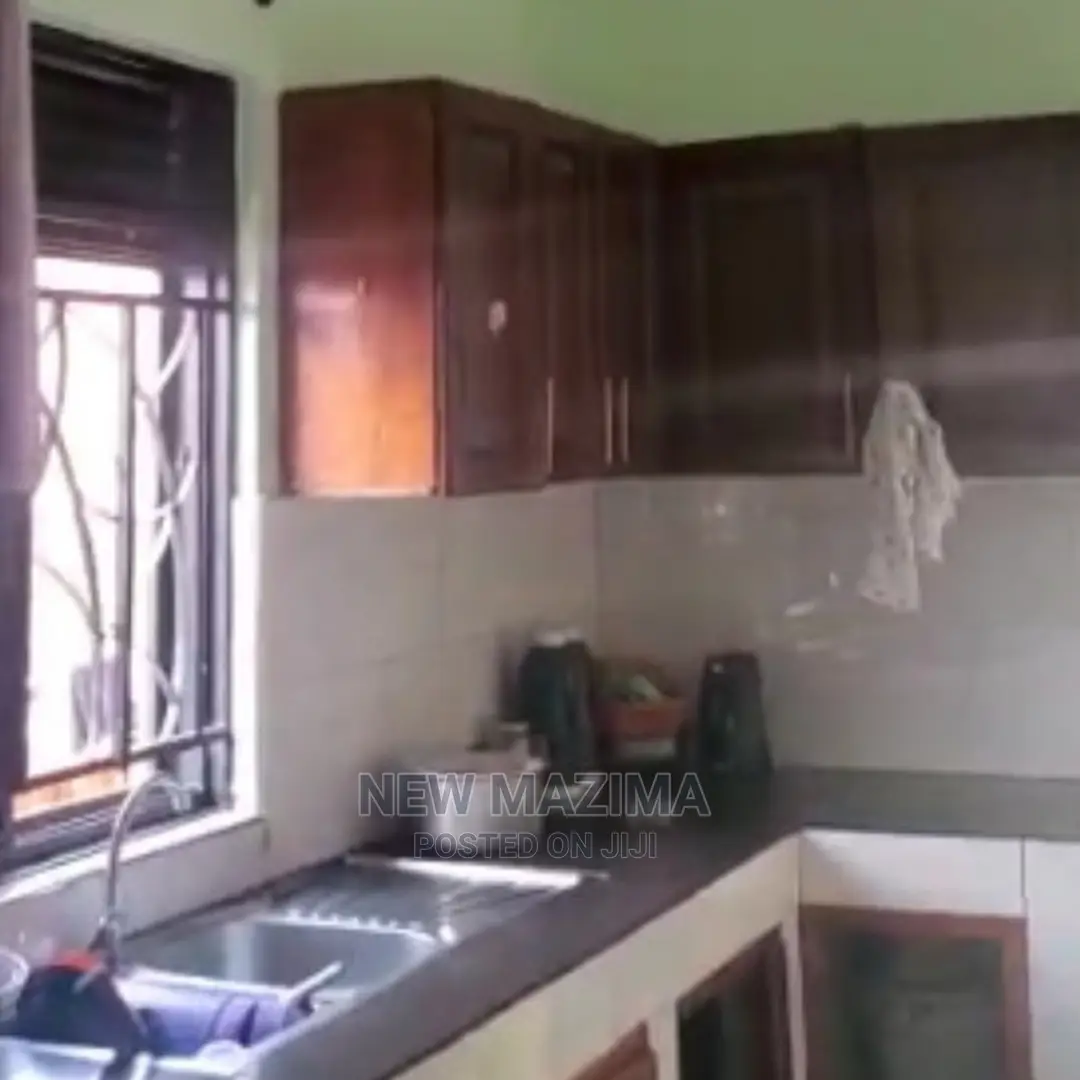 3bdrm Bungalow in Salaama Munyonyo, Division a for Sale in Division A