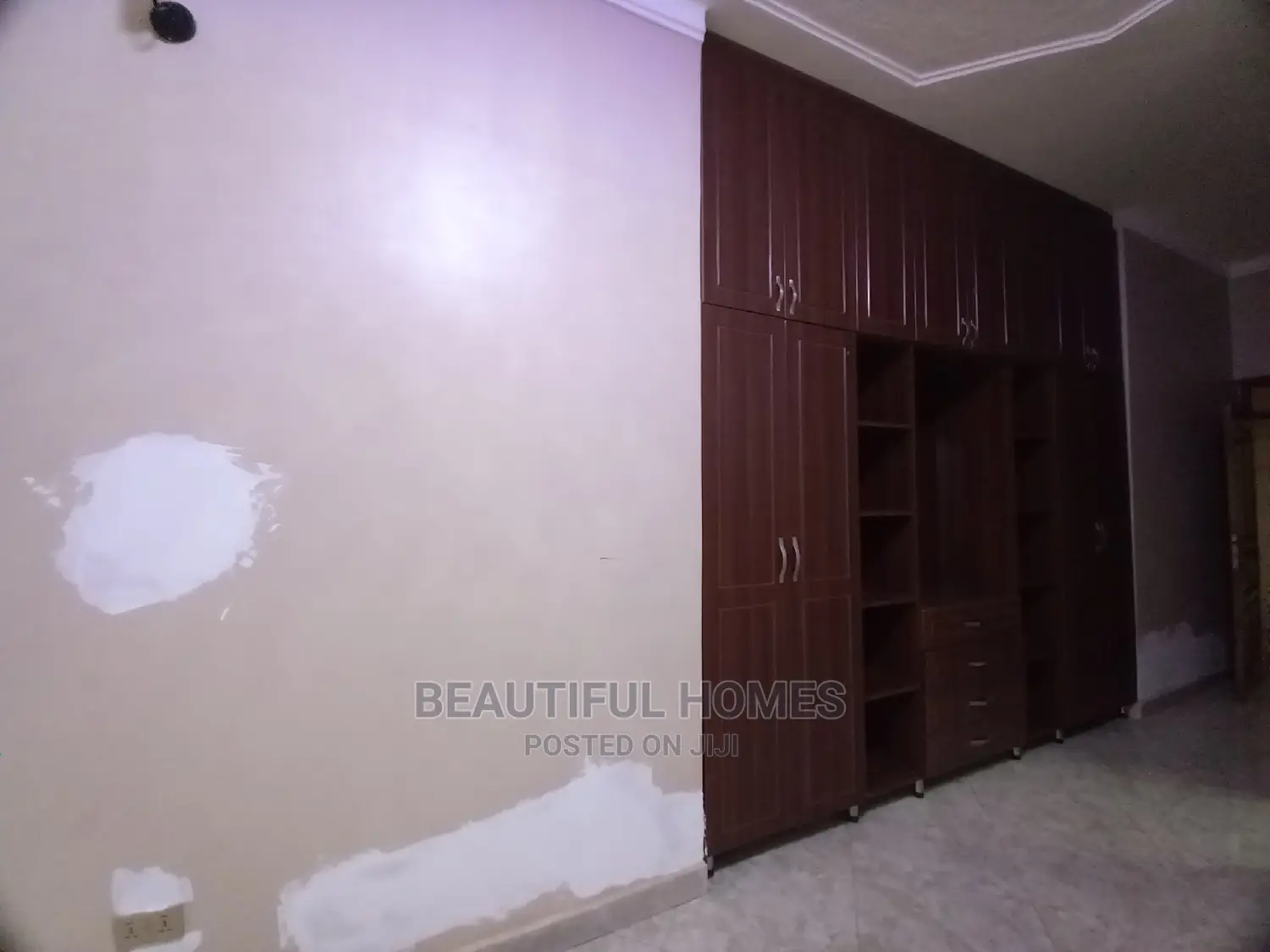 Furnished 4bdrm Bungalow in Kira Corporate for Sale in Kira
