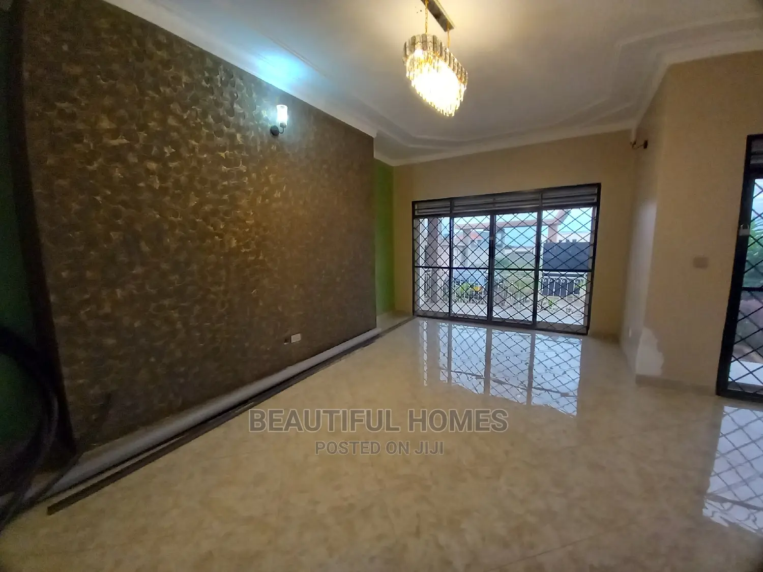 Furnished 4bdrm Bungalow in Kira Corporate for Sale in Kira
