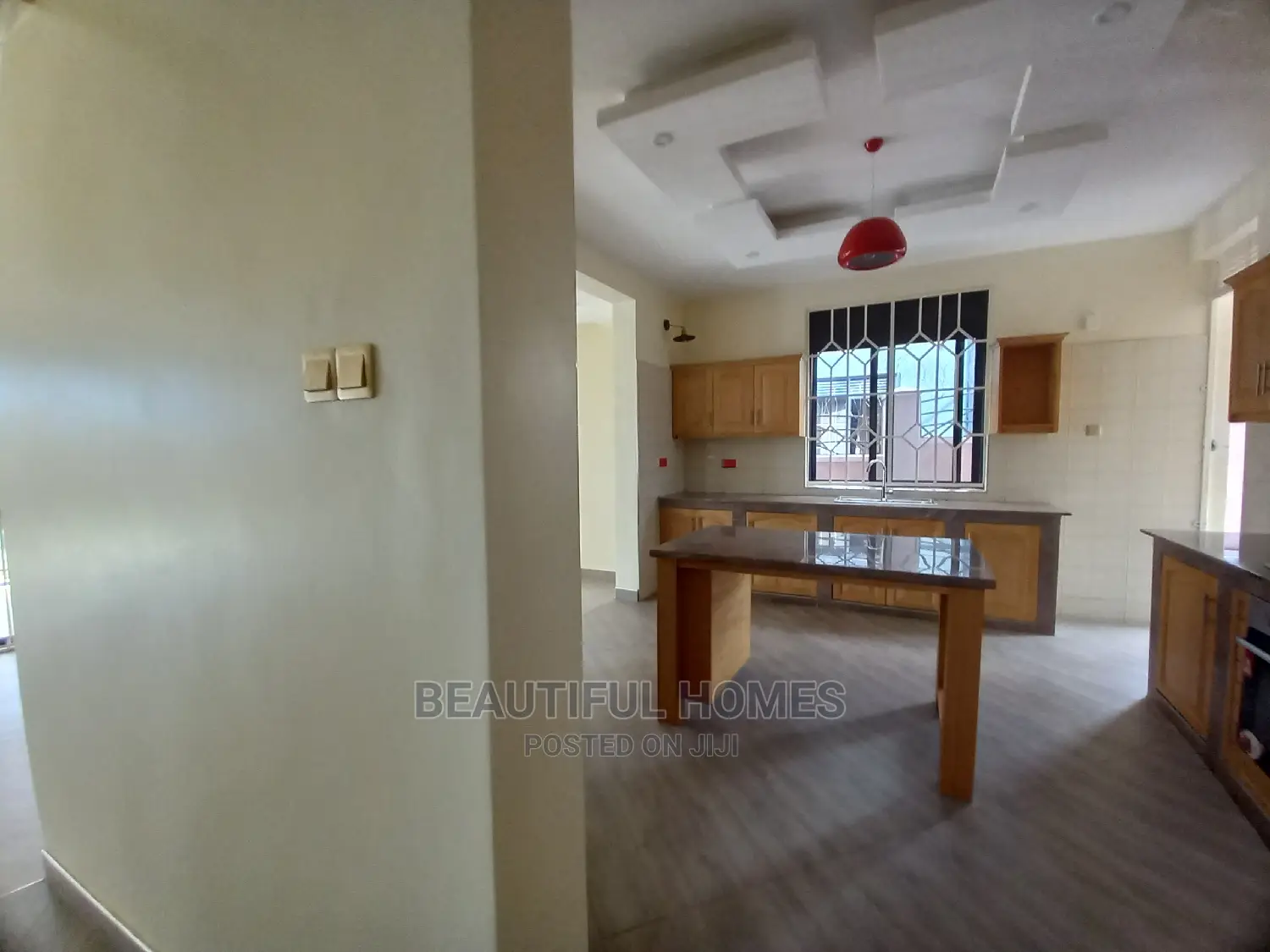 Furnished 5bdrm Duplex in Kira Most Corporate for Sale in Kira