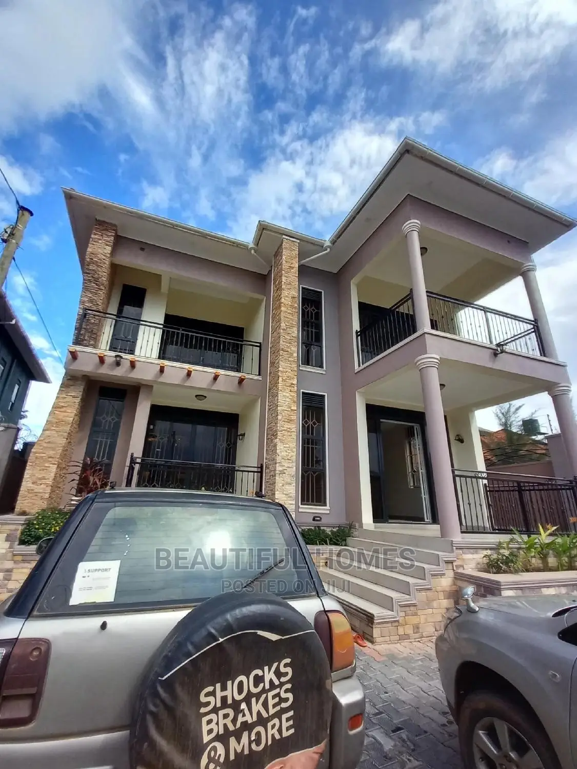 Furnished 5bdrm Duplex in Kira Most Corporate for Sale in Kira