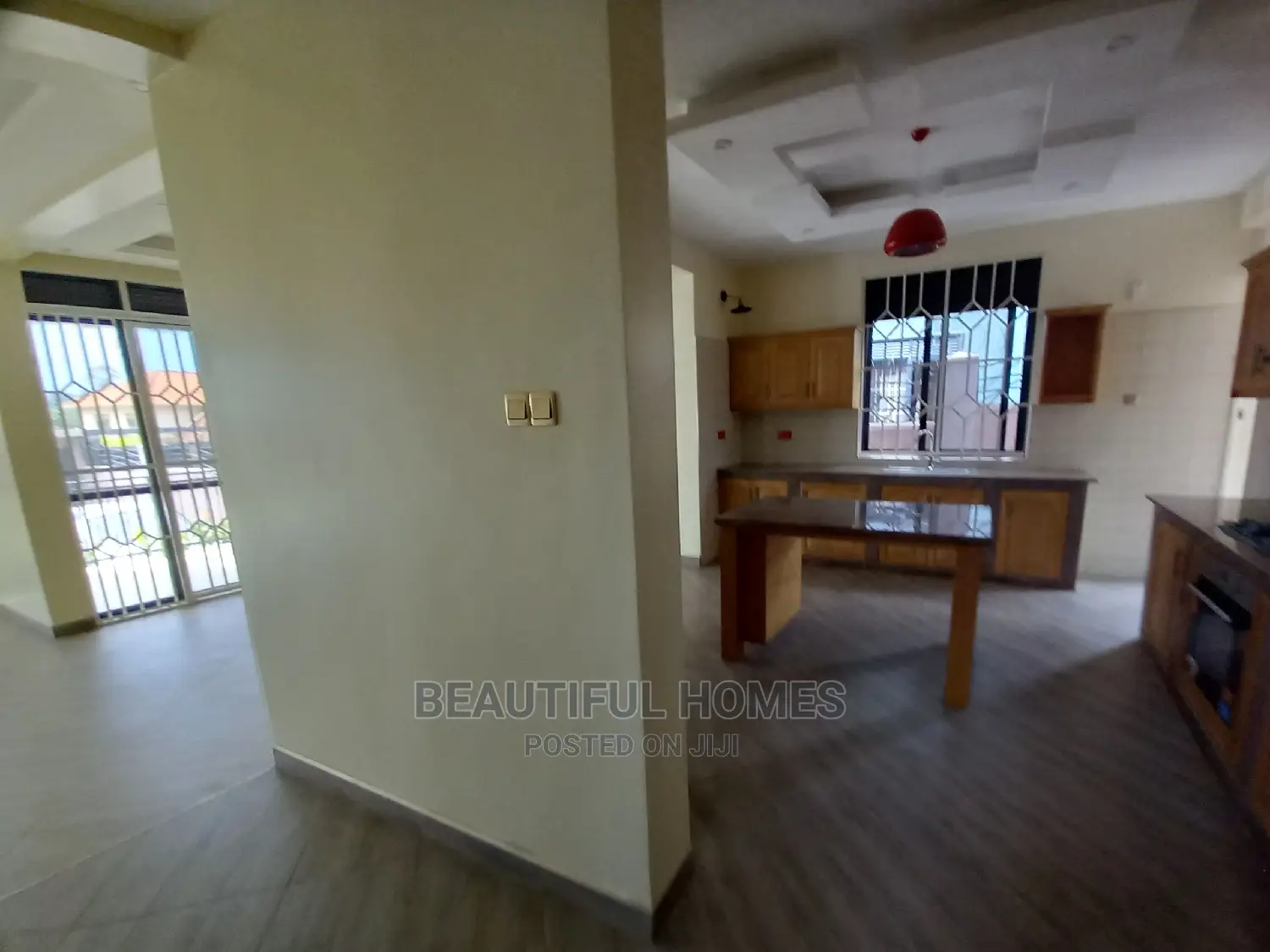 Furnished 5bdrm Maisonette in Kira Corporate Wing for Sale in Kira