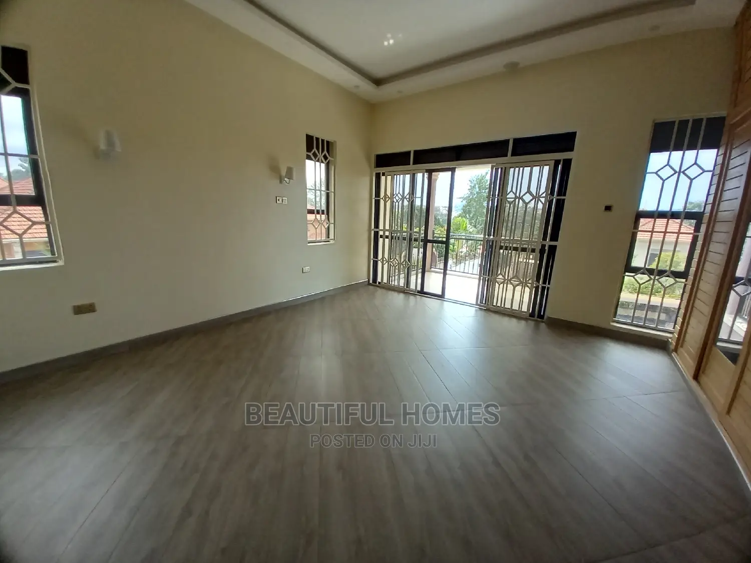 Furnished 5bdrm Maisonette in Kira Corporate Wing for Sale in Kira