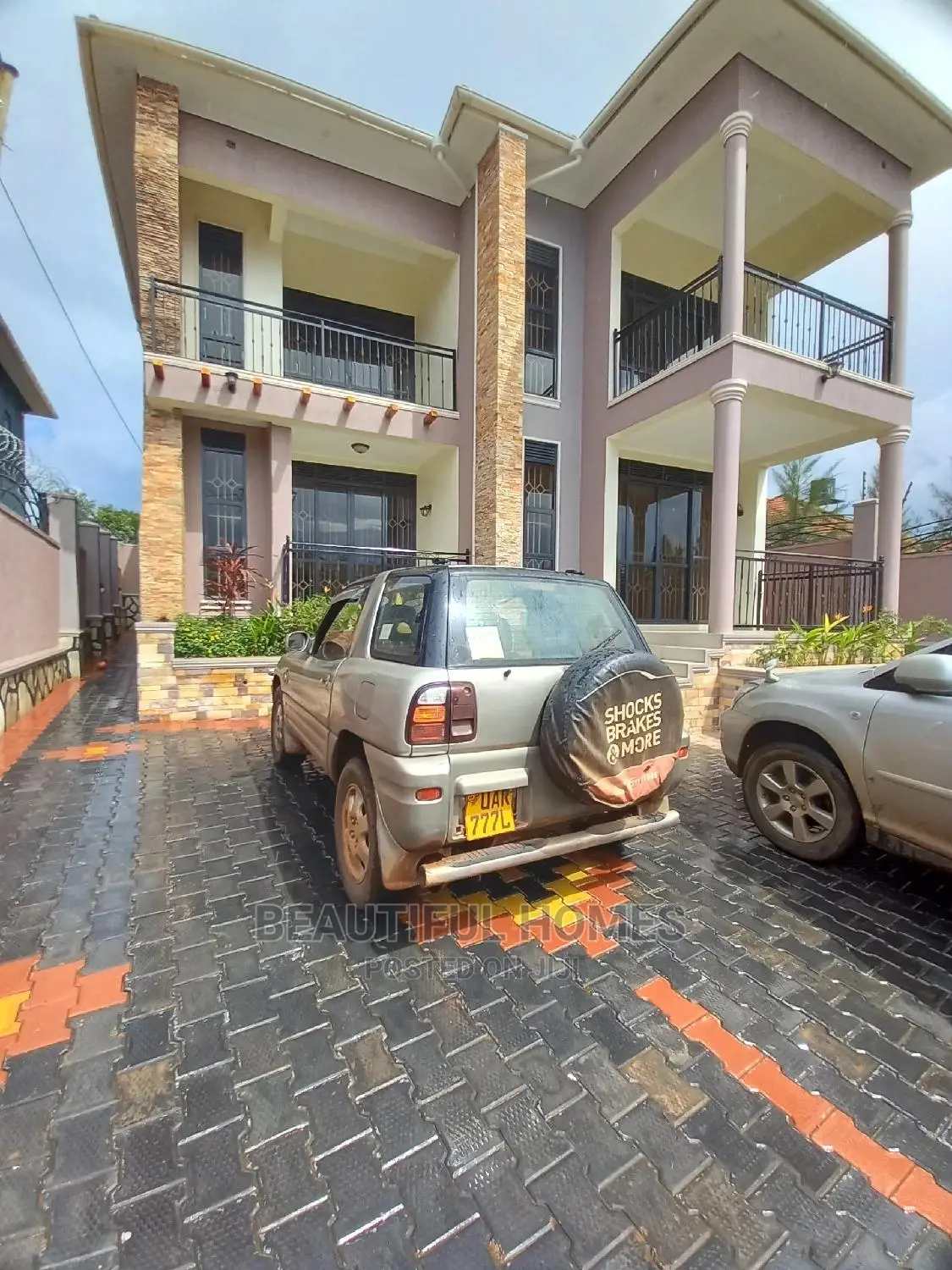 Furnished 5bdrm Mansion in Executive Estate, Kira for Sale in Kira