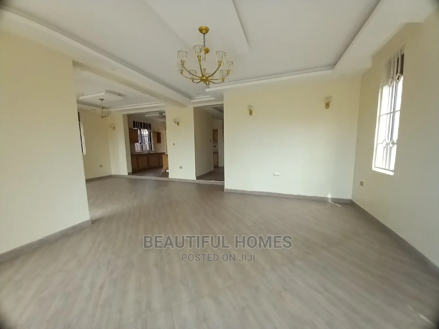 Furnished 5bdrm House in Kira Tarmack Access for Sale in Kira