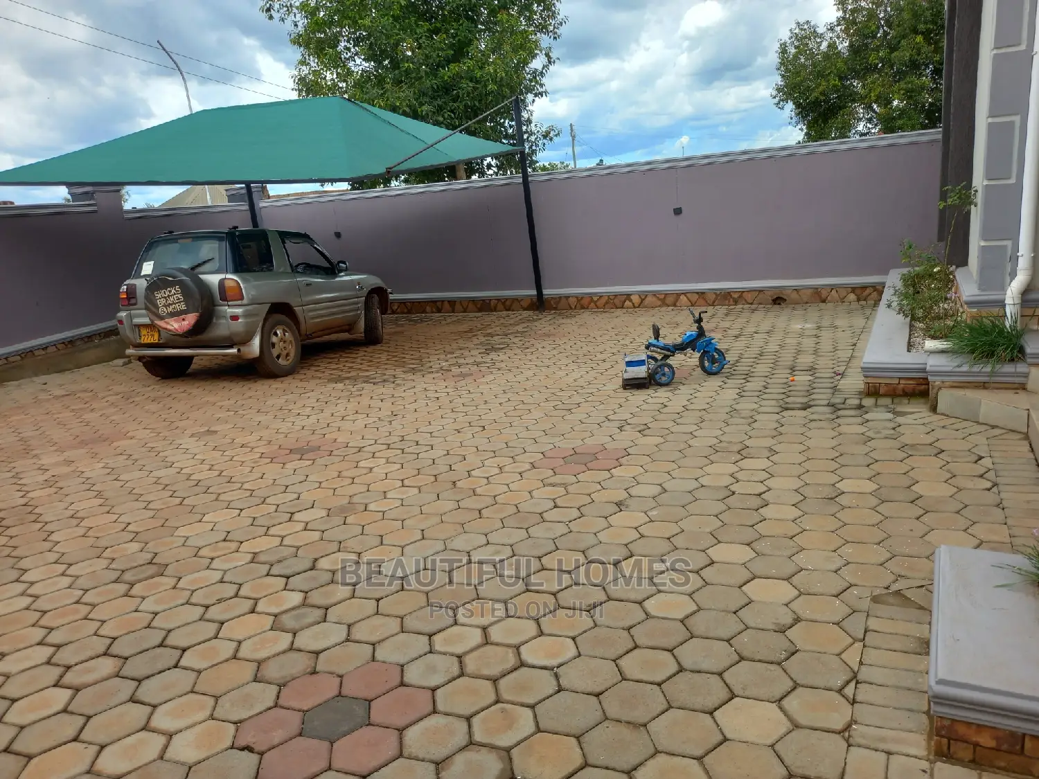 Furnished 4bdrm Bungalow in Nakwero Good, Kira for Sale in Kira