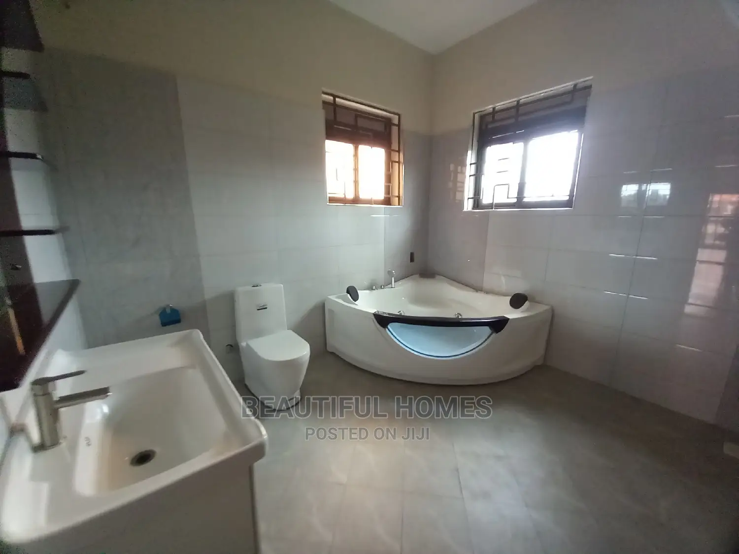 Furnished 6bdrm Duplex in Najjera Tarmacked, Central Division for Sale in Central Division
