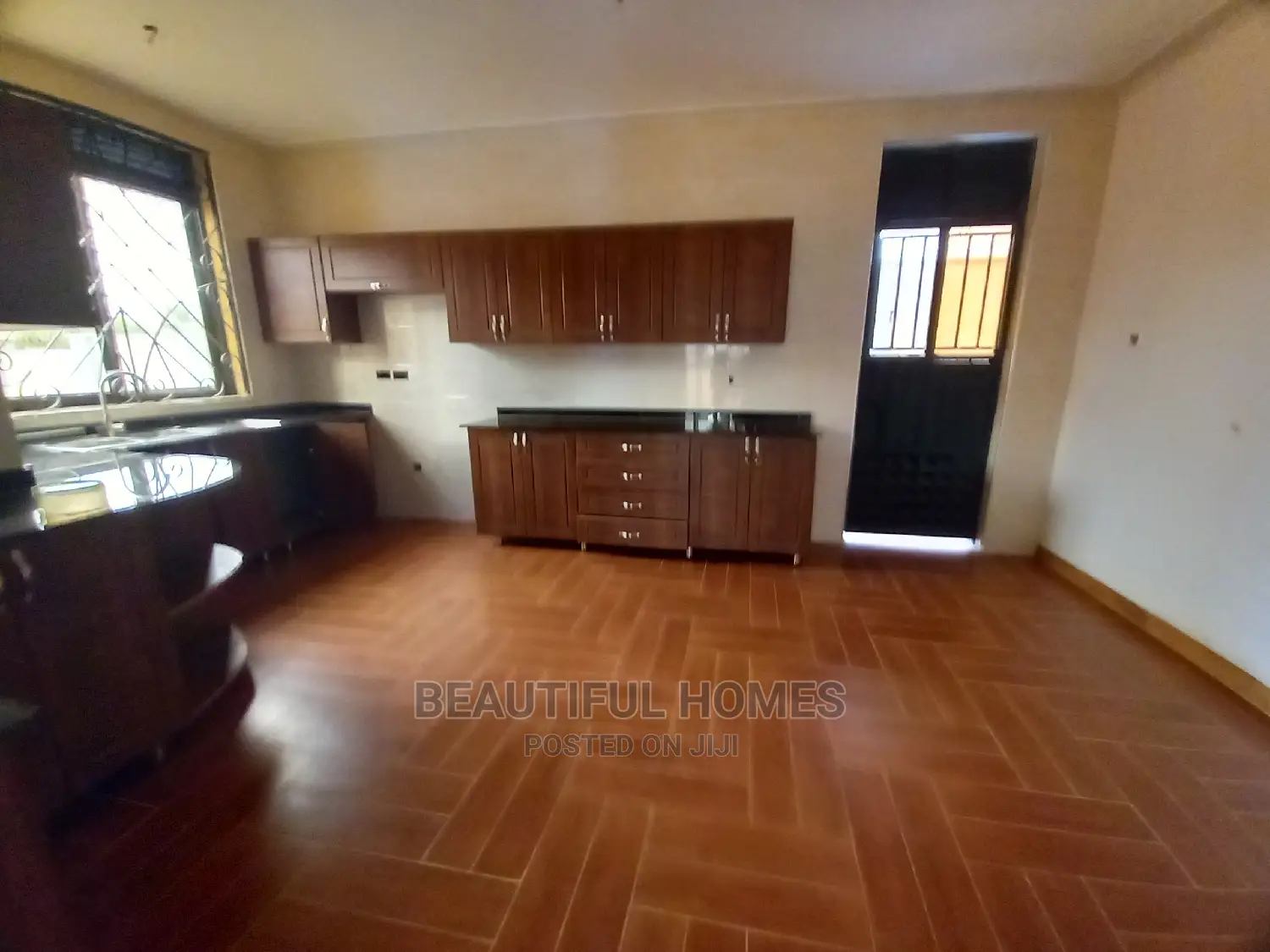 Furnished 6bdrm Mansion in Najjera Tarmack, Central Division for Sale in Central Division