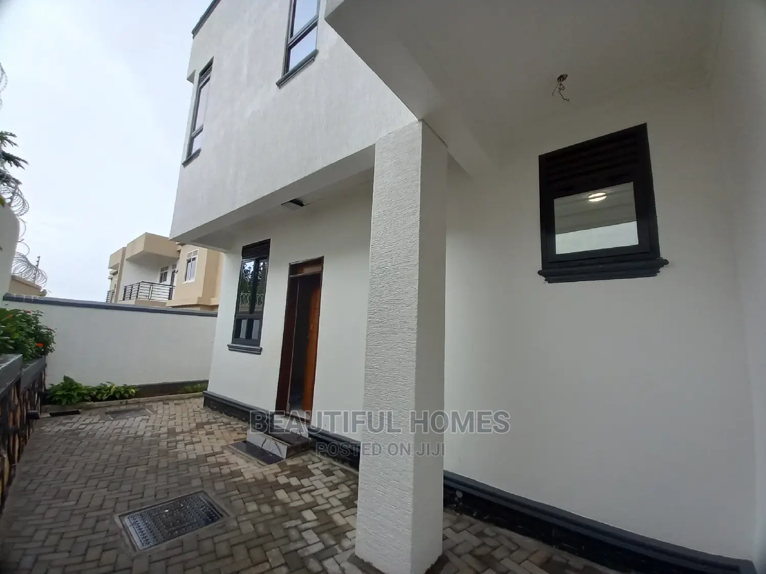 Furnished 6bdrm House in Kira Mamerito Road for Sale in Kira