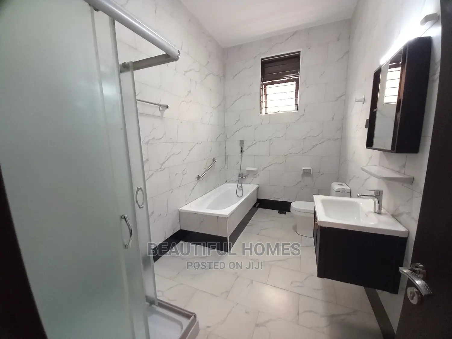 Furnished 6bdrm Mansion in Kira Tarmack Estate for Sale in Kira