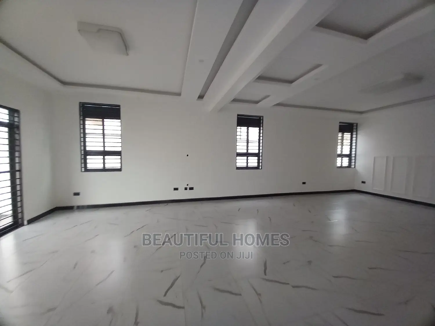 Furnished 6bdrm Mansion in Kira Tarmack Estate for Sale in Kira