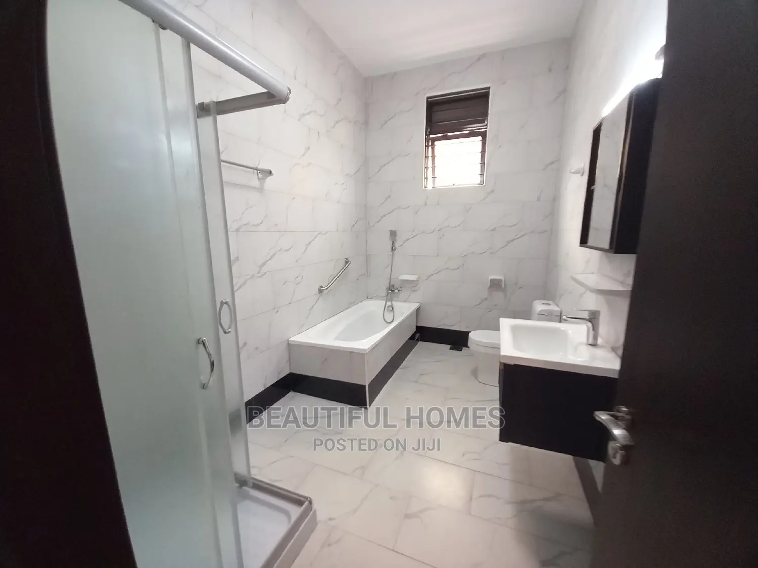 Furnished 6bdrm Mansion in Kira Ministers for Sale in Kira