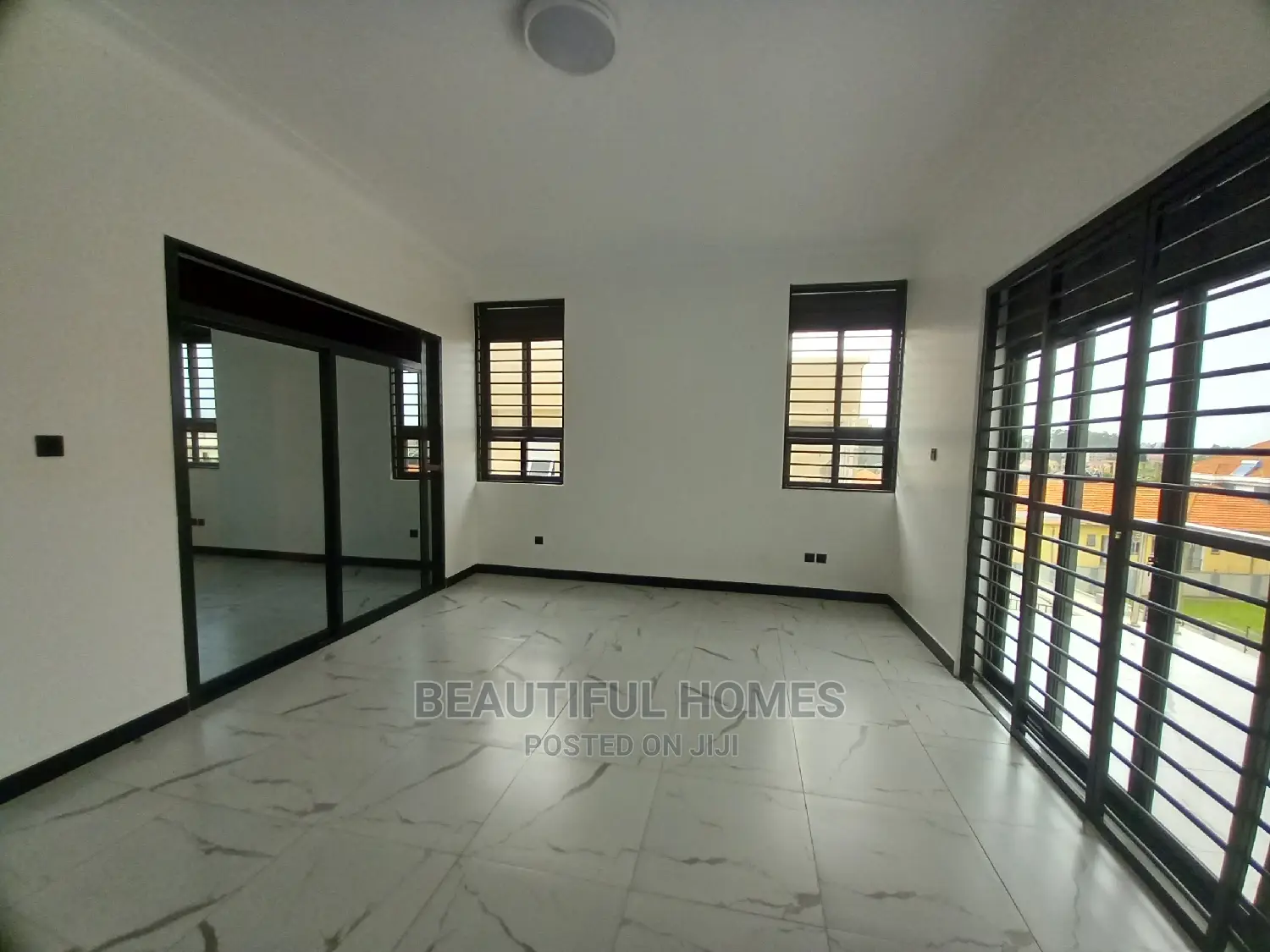 Furnished 6bdrm Mansion in Kira Corporate for Sale in Kira