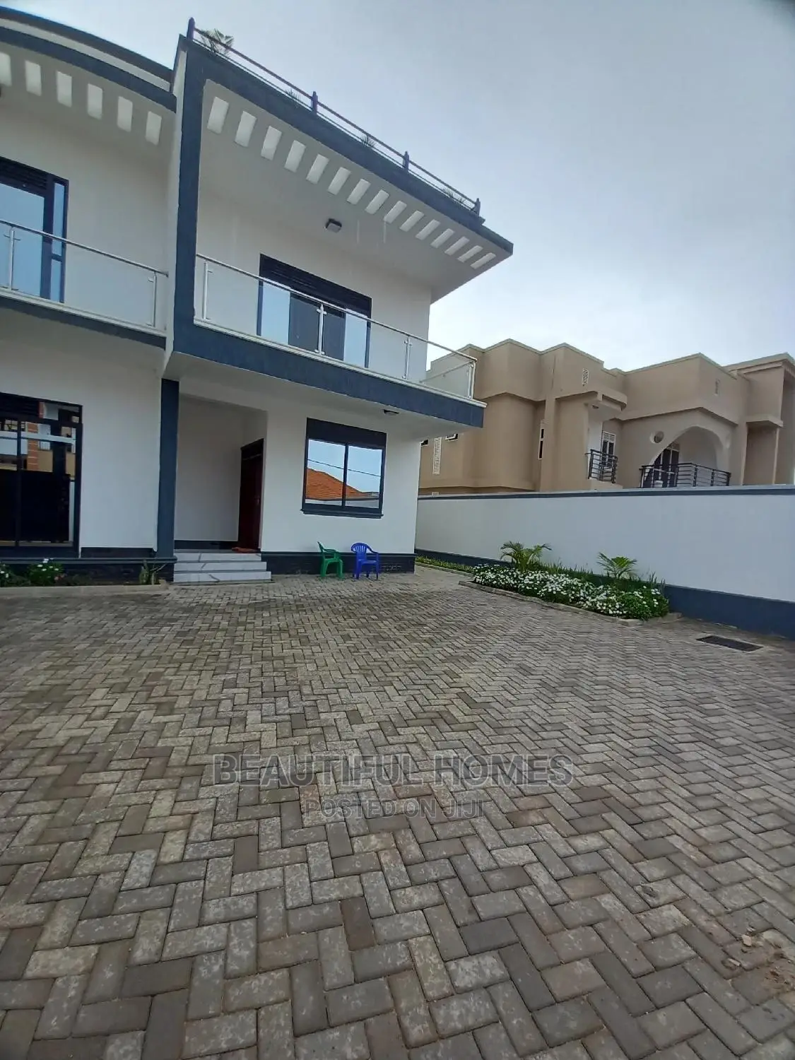 Furnished 6bdrm Mansion in Kira Corporate for Sale in Kira