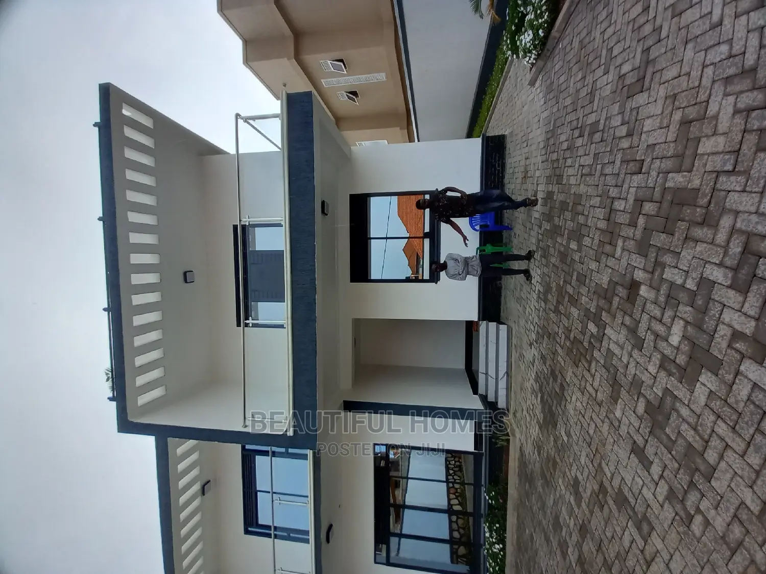 Furnished 6bdrm Mansion in Kira Corporate for Sale in Kira