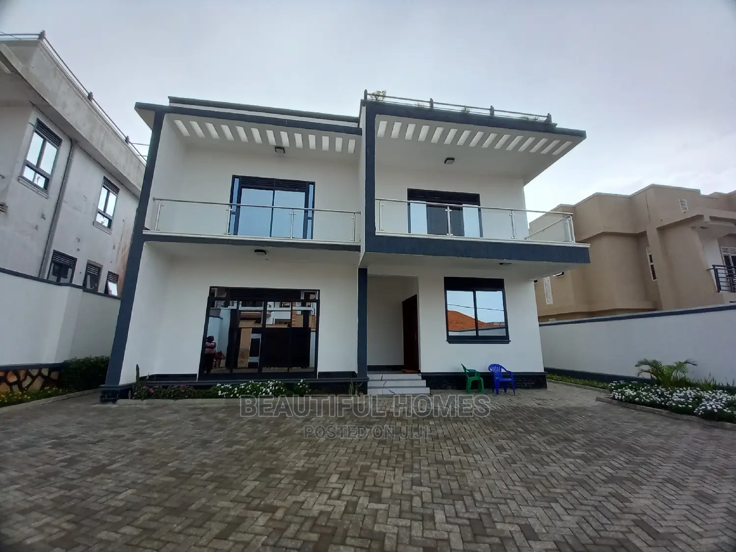 Furnished 6bdrm Mansion in Kira Diplomat for Sale in Kira