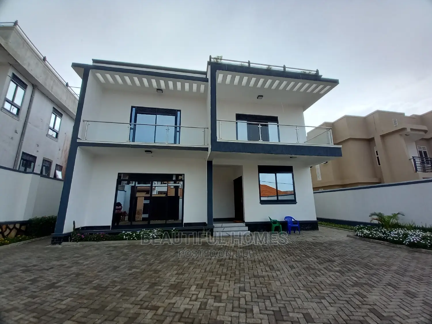 Furnished 6bdrm Mansion in Kira Diplomat for Sale in Kira