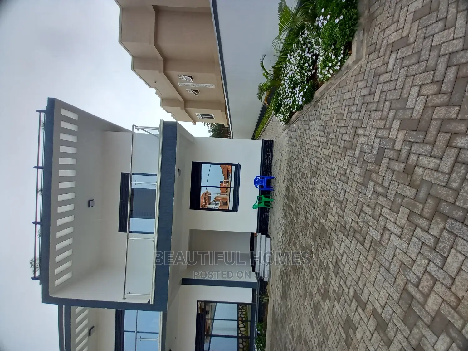 Furnished 6bdrm Mansion in Kira Diplomat for Sale in Kira