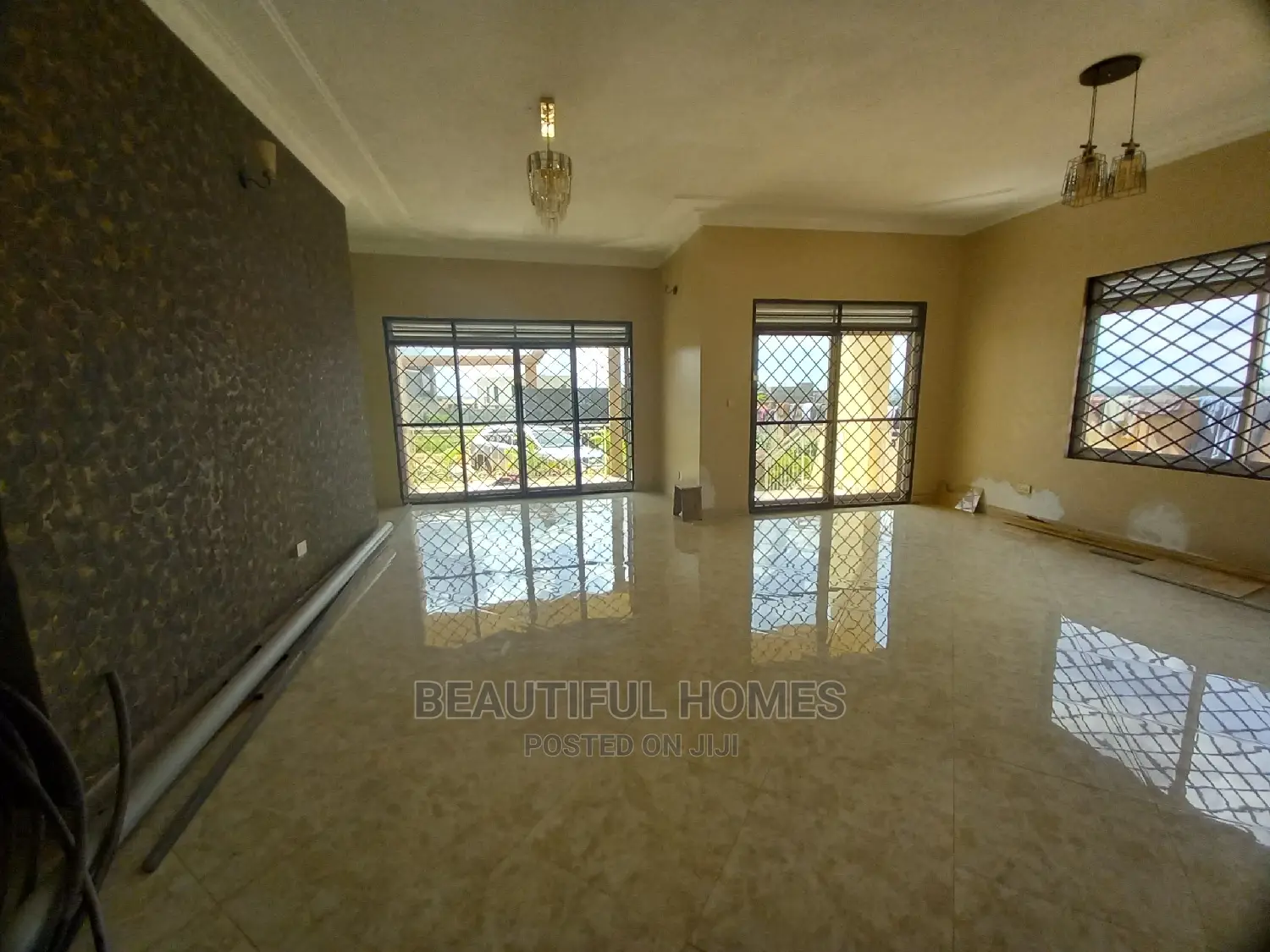 Furnished 4bdrm House in Kira Posh for Sale in Kira