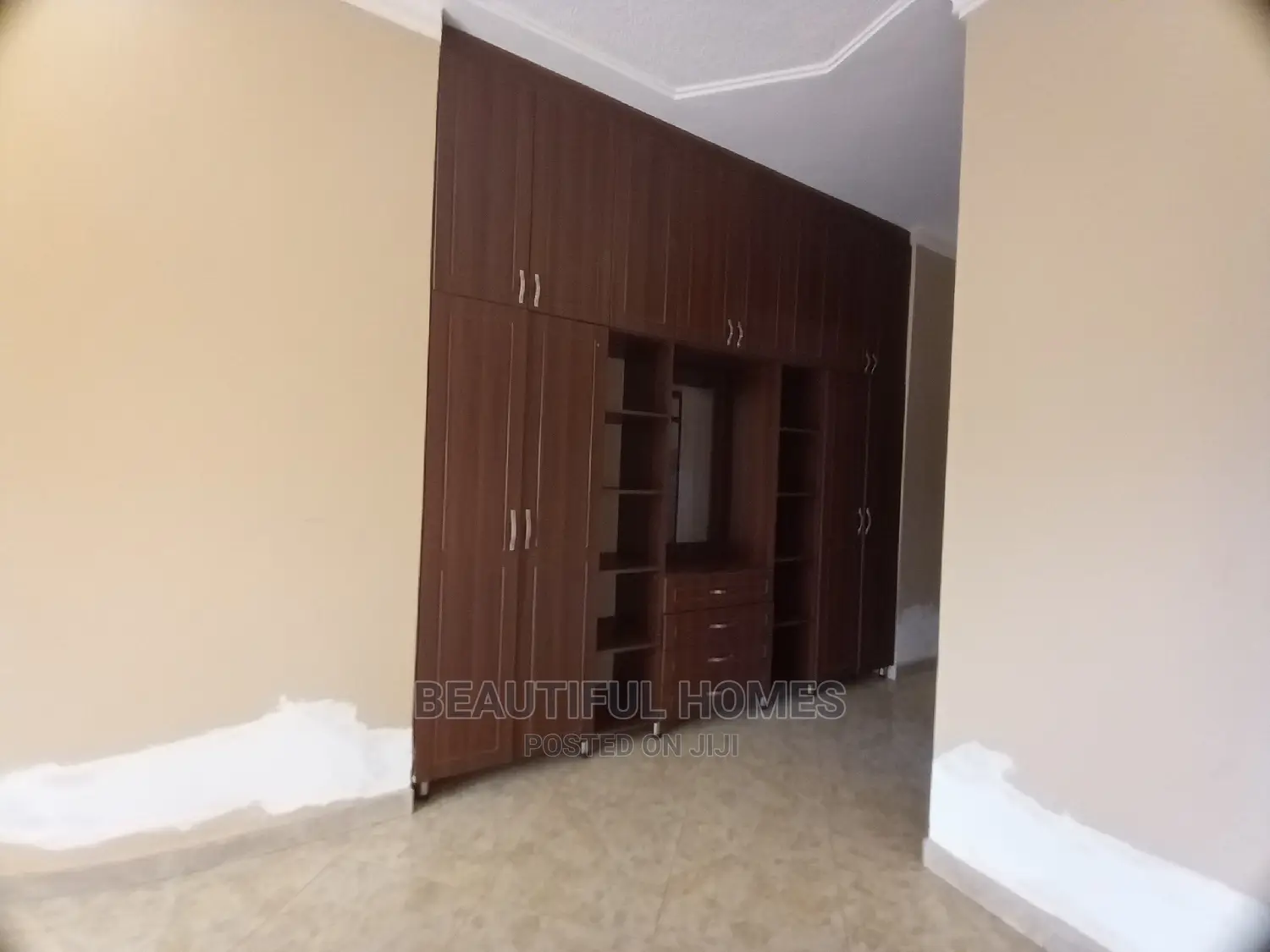 Furnished 4bdrm House in Kira Posh for Sale in Kira
