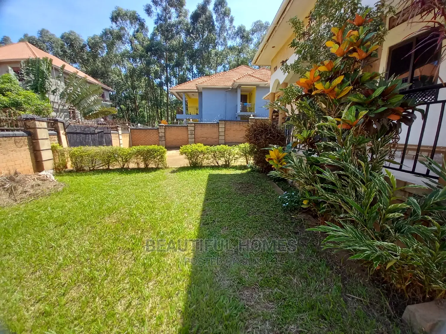 Furnished 4bdrm Bungalow in Kira Corporate for Sale in Kira