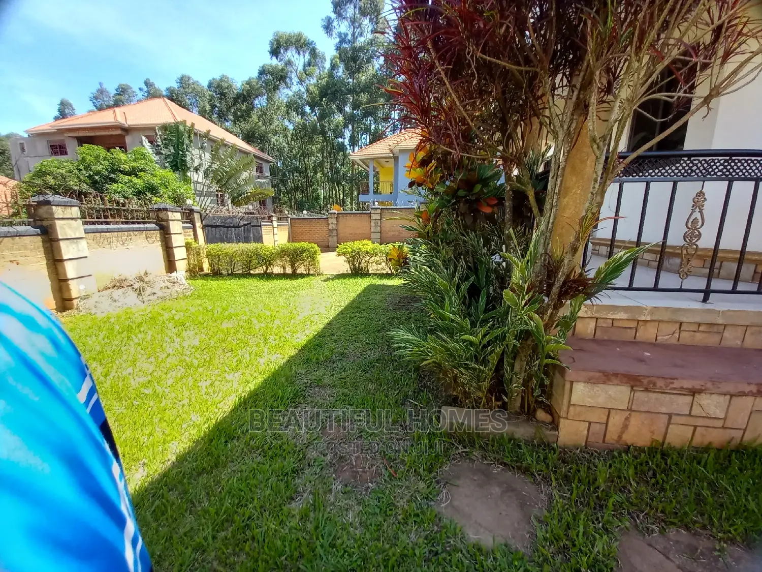Furnished 4bdrm Bungalow in Kira Corporate for Sale in Kira