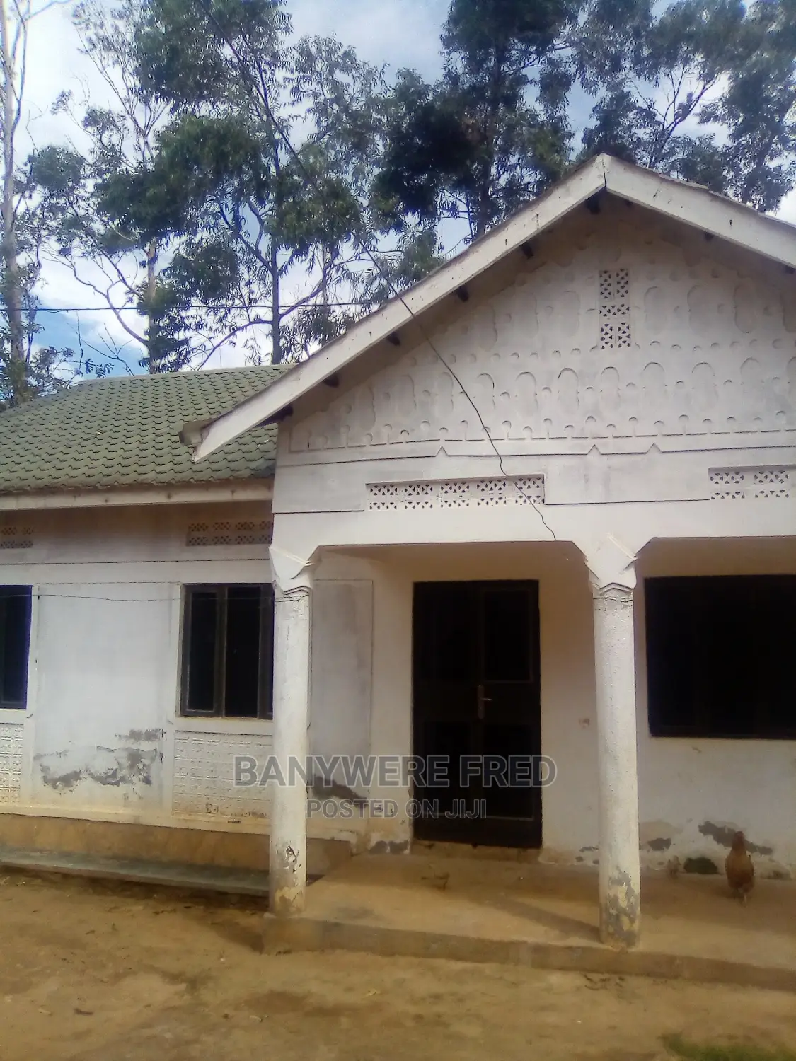 100x60ft Plot With Aready House of 4bedroom at 180000000 in Kira