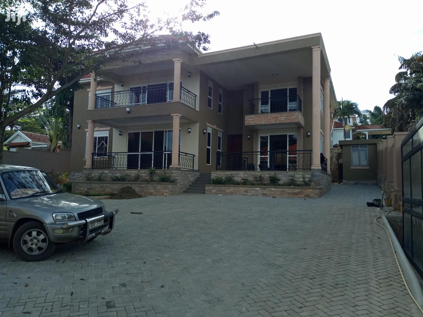 Munyonyo Lake View Mansion on Sell in Kampala