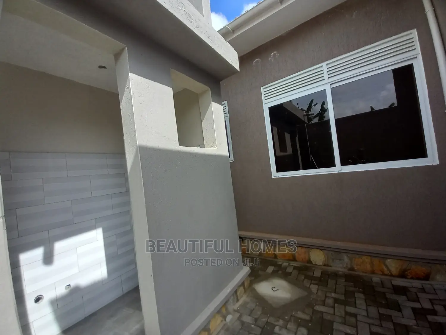 Furnished 4bdrm Bungalow in Kira Corporate for Sale in Kira