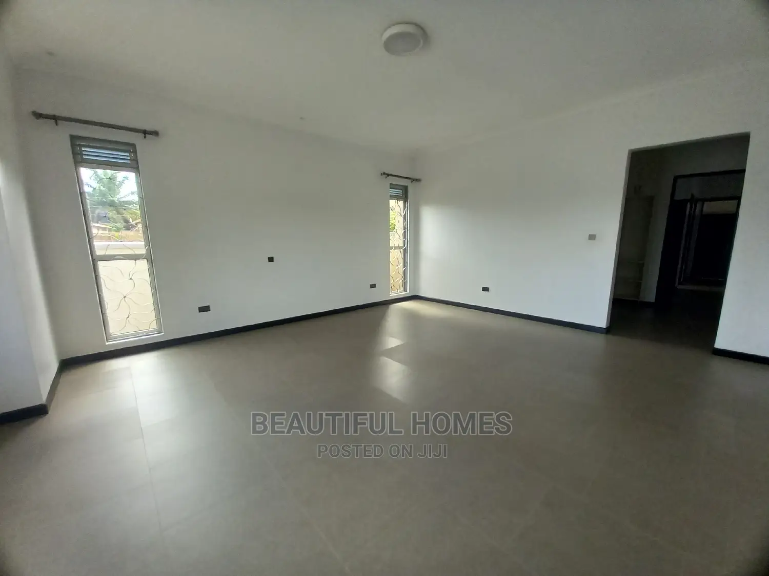 Furnished 4bdrm Mansion in Kira Rich for Sale in Kira
