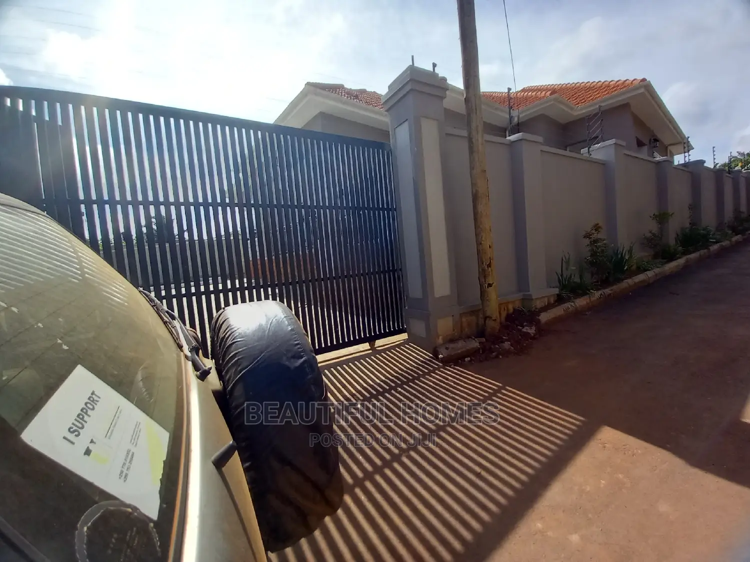 Furnished 4bdrm Bungalow in Kira Wealthy Estate for Sale in Kira