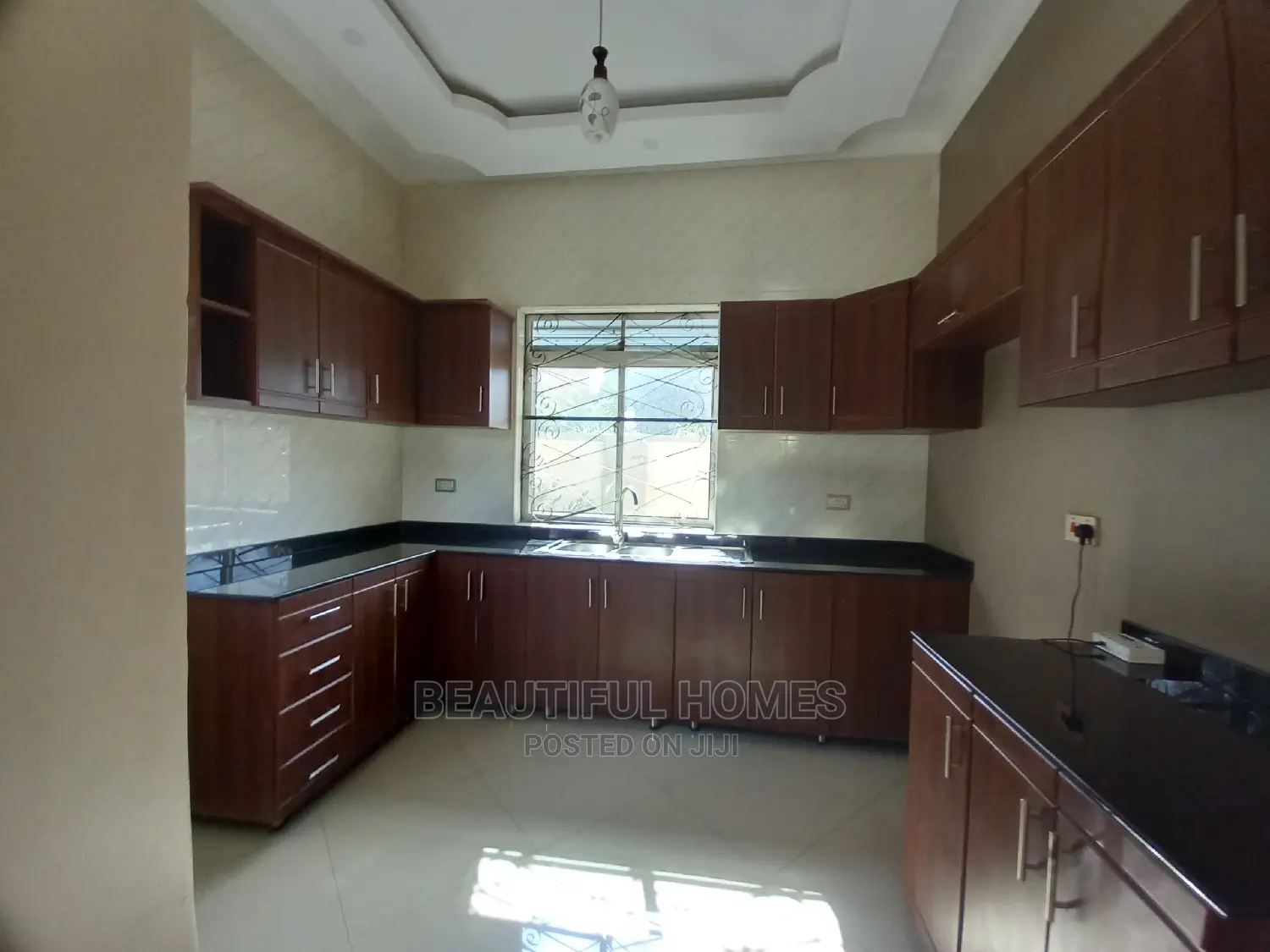Furnished 4bdrm House in Kira Mamerito Road for Sale in Kira