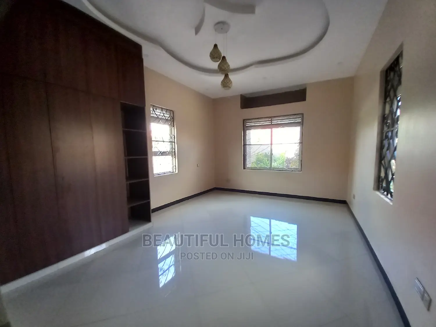 Furnished 4bdrm House in Kira Ministers for Sale in Kira