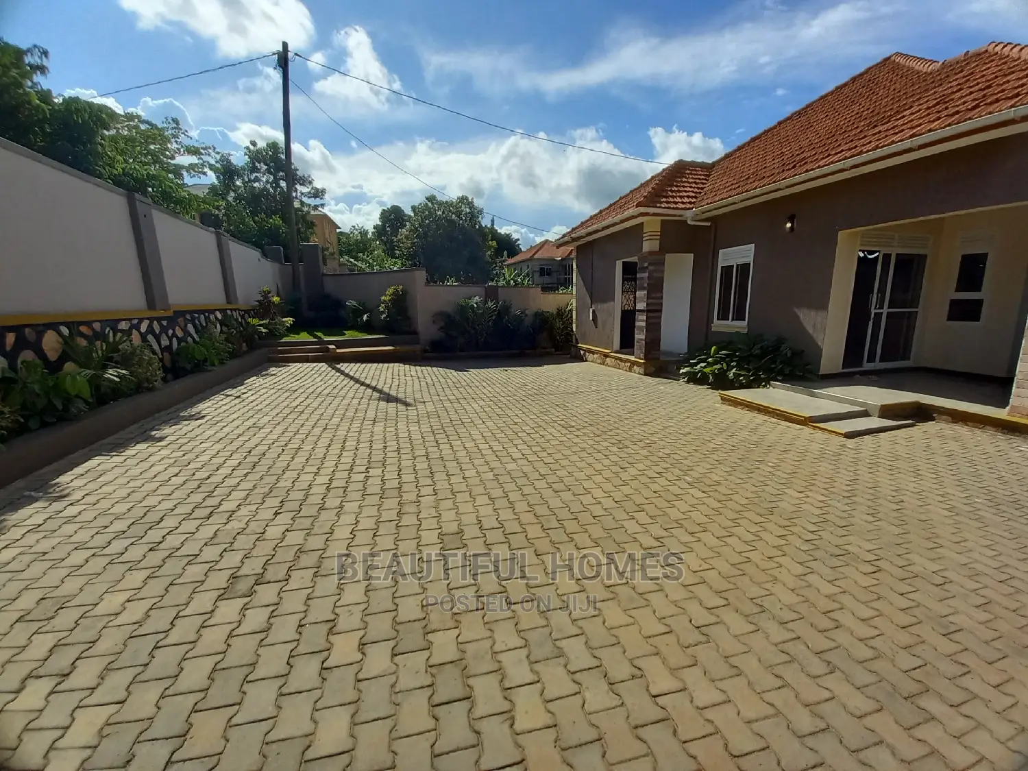 Furnished 4bdrm Bungalow in Kira Tarmacked for Sale in Kira