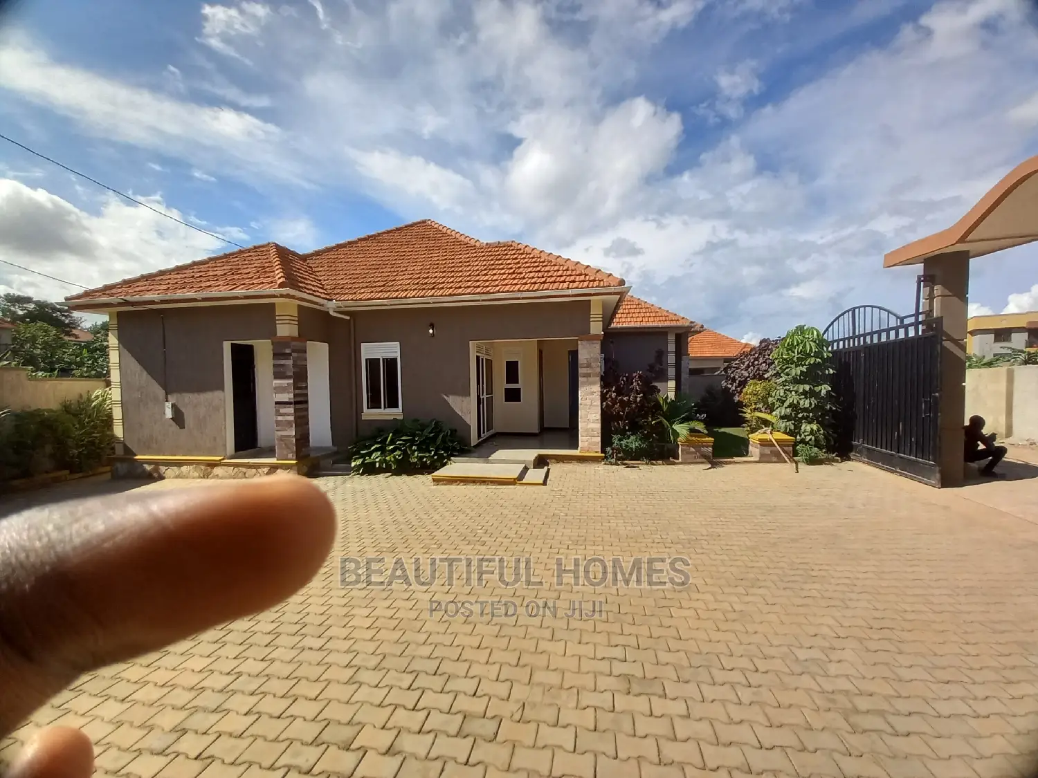 Furnished 4bdrm House in Kira Rich Estate for Sale in Kira
