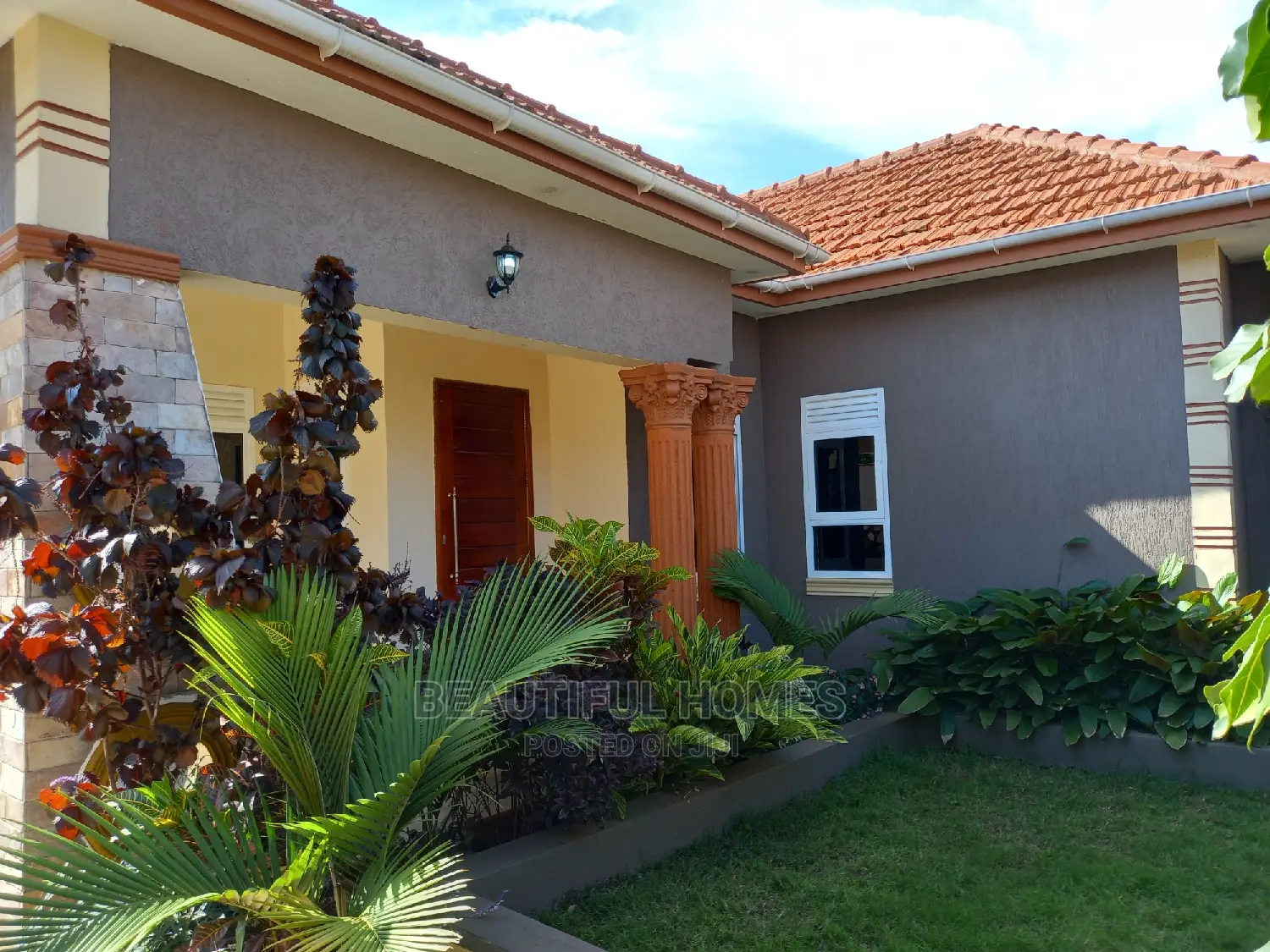 Furnished 4bdrm House in Kira Corporates for Sale in Kira