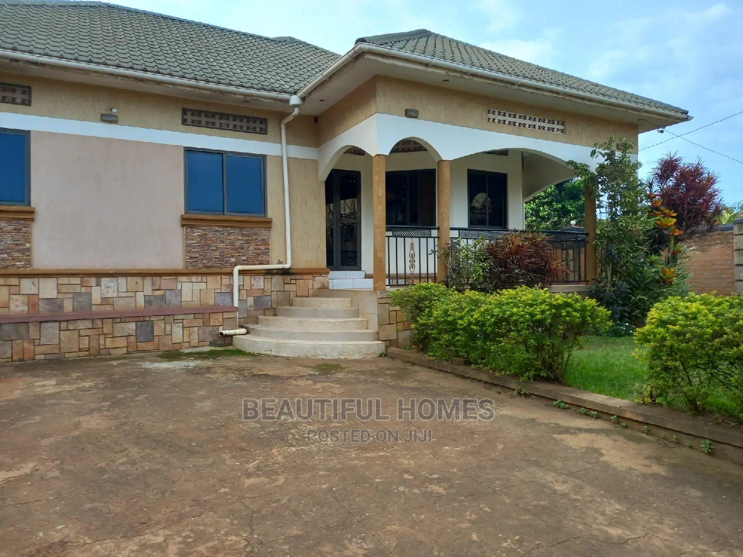 Furnished 4bdrm House in Kira Good Area for Sale in Kira