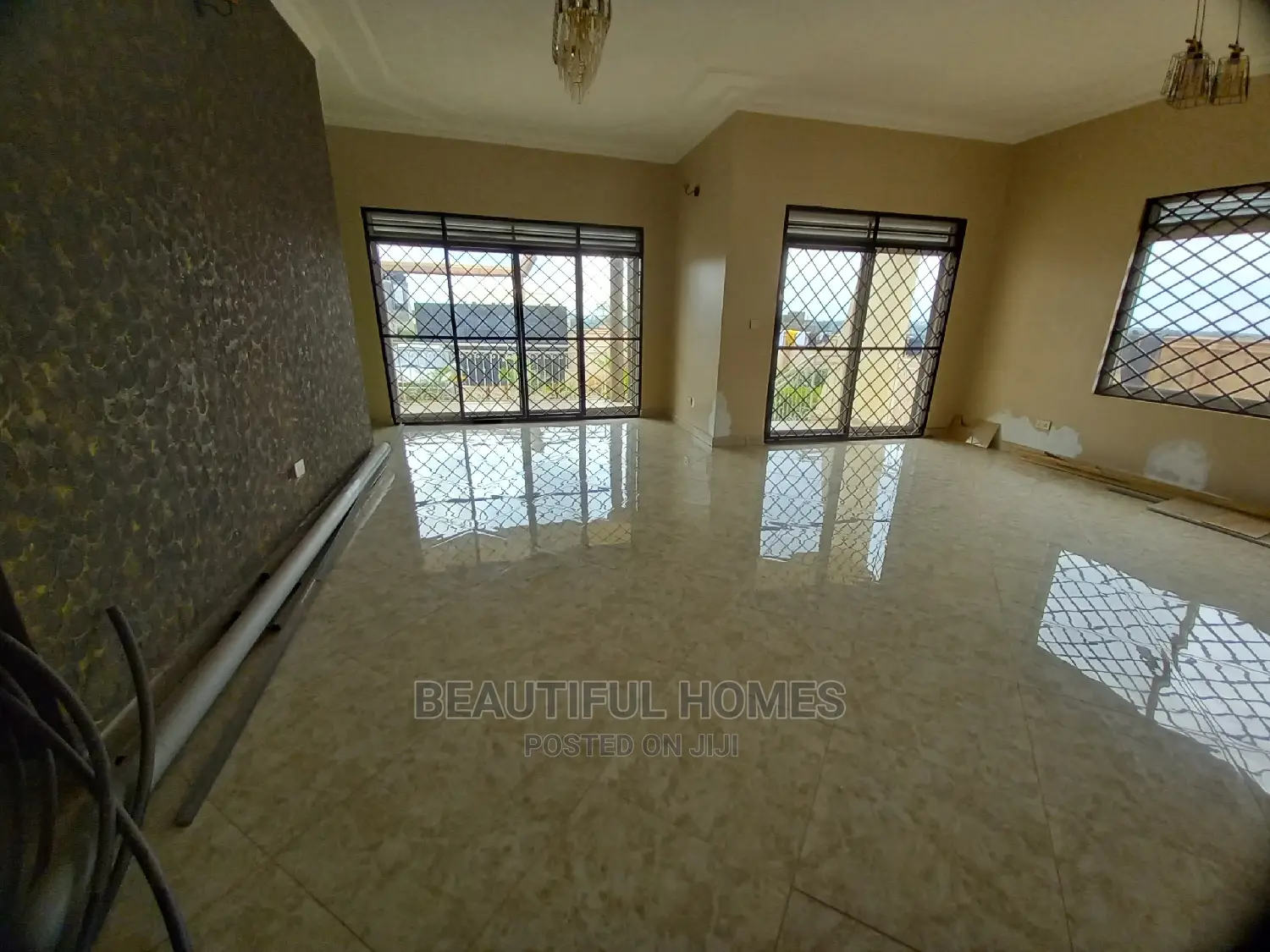 Furnished 4bdrm House in Kira Rich Class for Sale in Kira