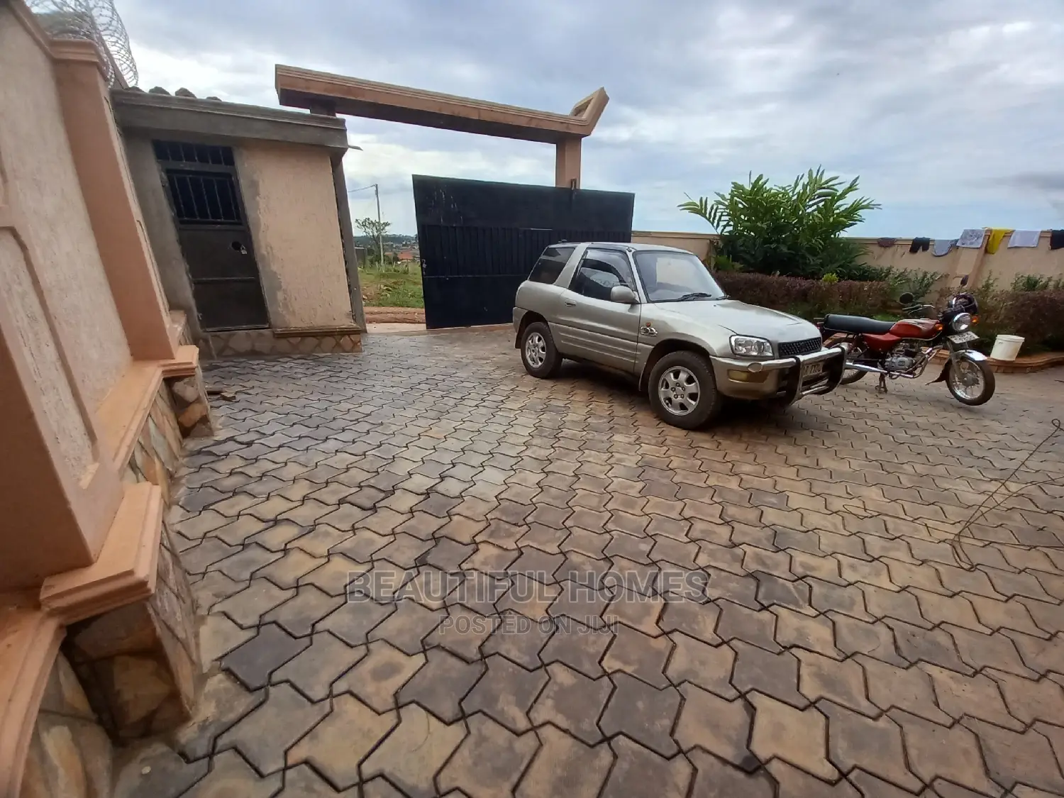 Furnished 4bdrm Bungalow in Kira Best Estate for Sale in Kira