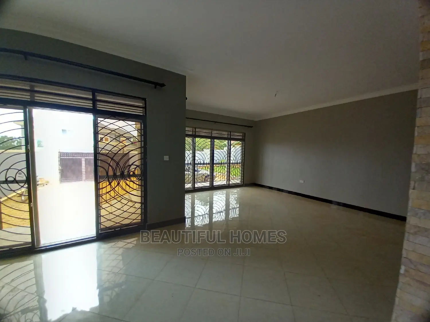 Furnished 4bdrm House in Kira for Sale in Kira